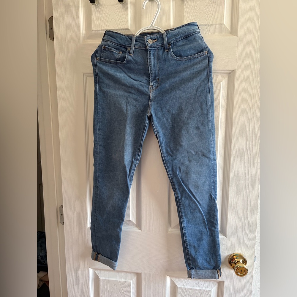 Levi High Rise Skinny Jeans